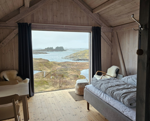 Tømmervåg Tre bygger naust for Stensønes skole